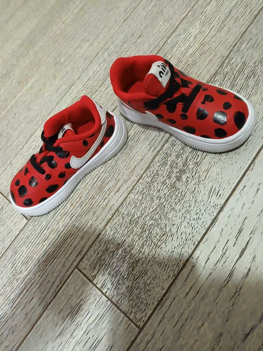 Adidasi nike  nr 24
