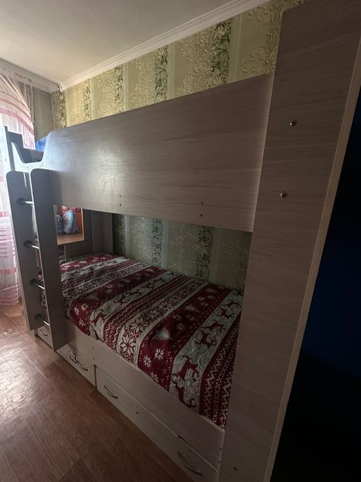 Двухяростный кровать продается