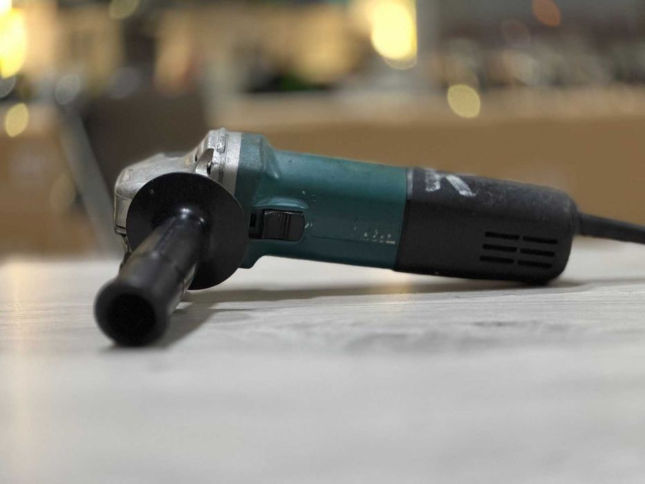 Ъглошлайф Makita 9558HNR
