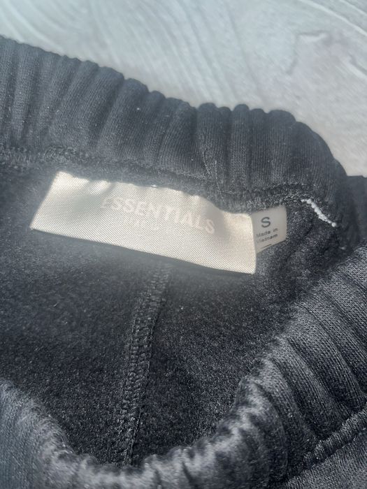 долнище-Essentials ново