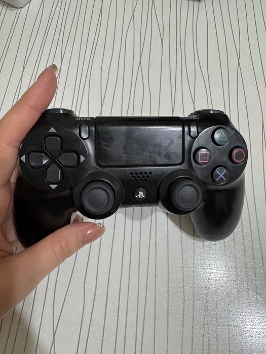 Джойстик PlayStation 4