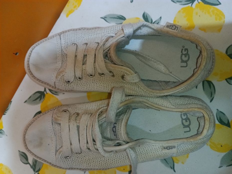 Кецове UGG N 38 - 19 лв