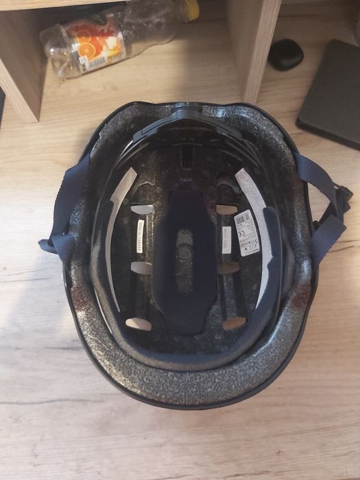 Vand casca pentru copii dar si pentru adulți reglabilă