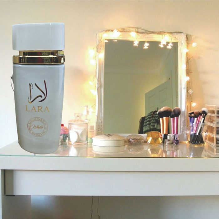 Елегантен дамски парфюм Lara White EDP