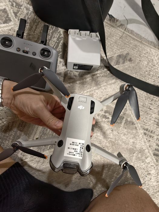 DJI Mini 4 Pro Fly More Combo