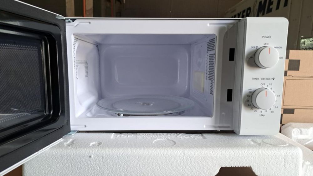 Микровълнова фурна Comfee -  700W и 5 нива на мощност ПОСЛЕДНИ 5 Броя!