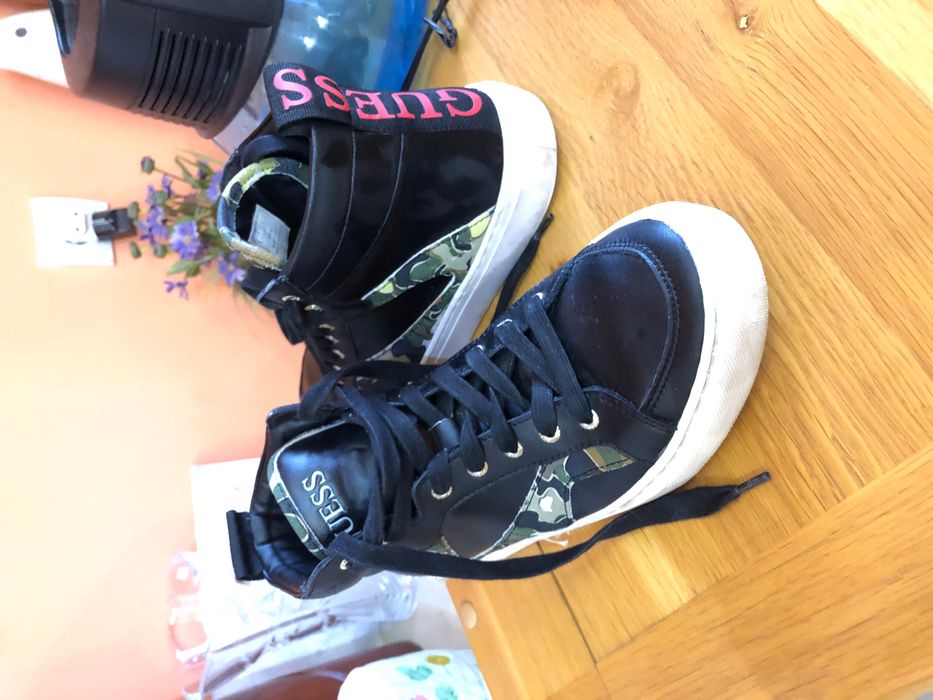 Високи обувки - Guess