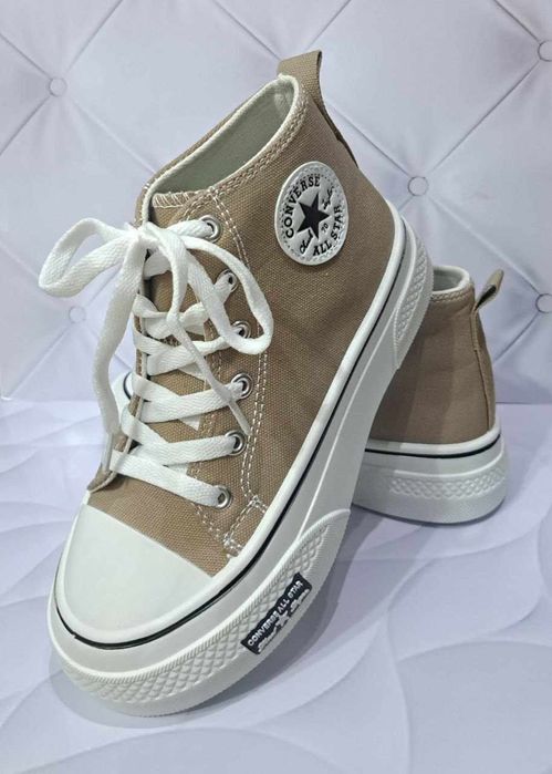 Женская обувь Кроссовки