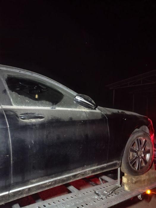 Dezmembrez Mercedes S500 hybrid W222 grila far usa capota parbriz trag