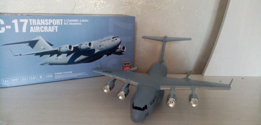 Продам Самолёт на радиоуправлении С-17.