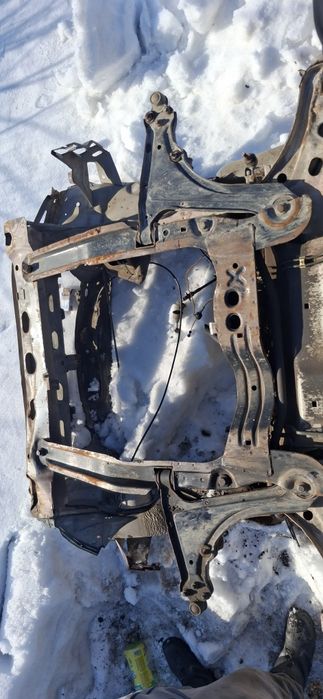Продам переднюю балку с рычагамм