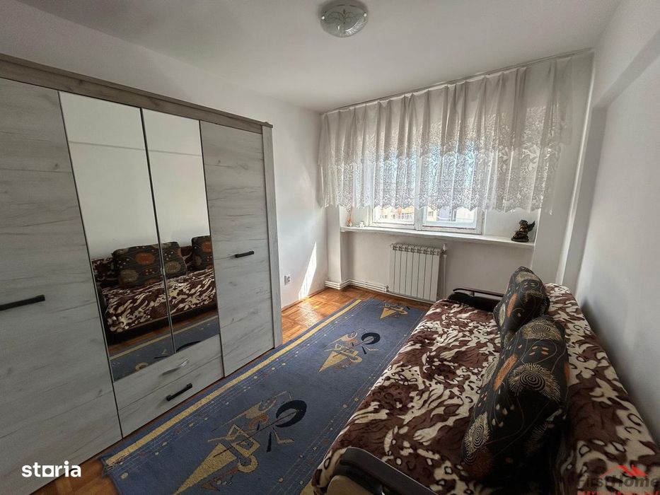Apartament cu 3 camere de vanzare, zona Ceasul Rau.