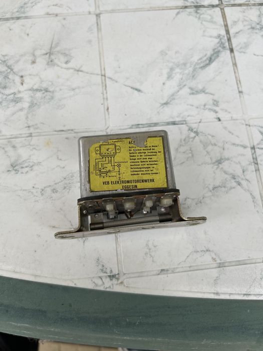 Реле регулатор за динамо DDR 12V за Wartburg 353