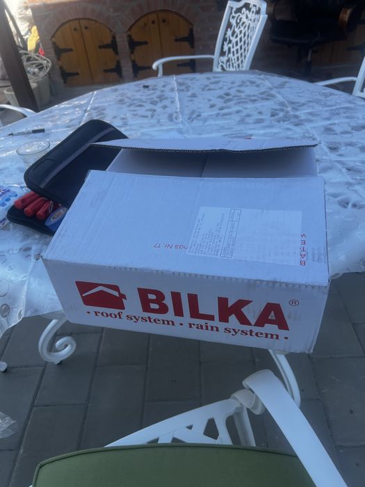 Prize și întrerupătoare Zena cireș cabană