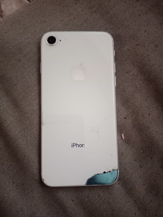 Iphone 8/64 gb.20000