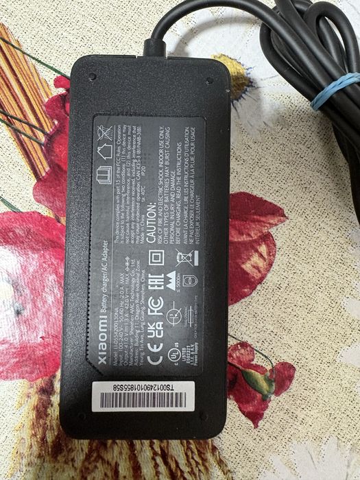 Incarcator trotineta xiaomi