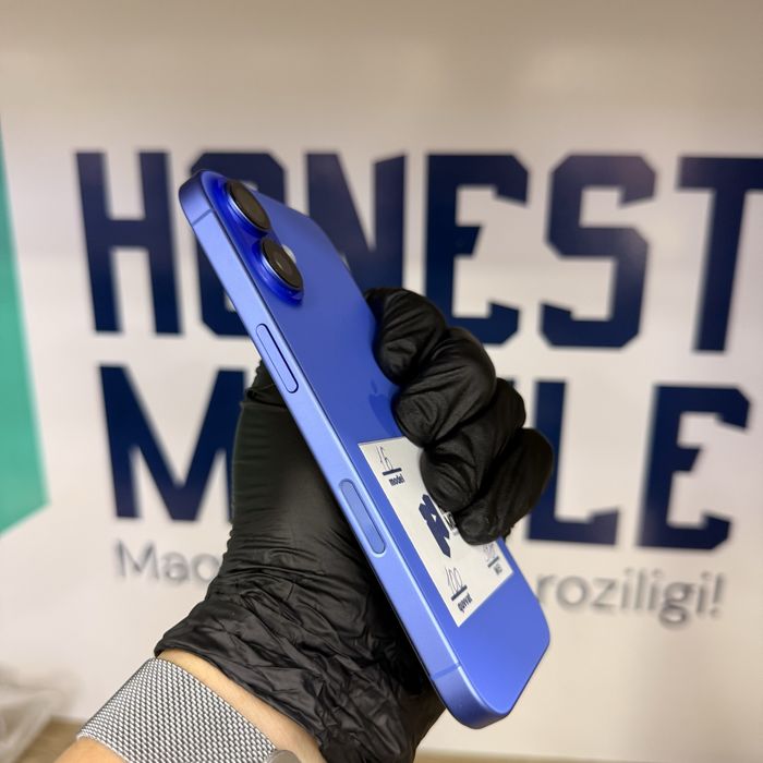iPhone 16 blue 100%