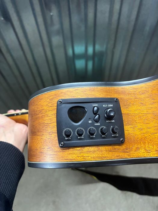 Аккустическая гитара Adagio