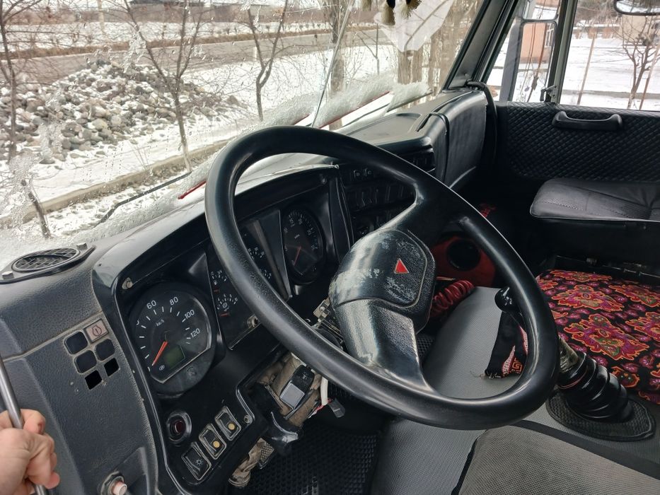 Kamaz sotiladi ideal holatda