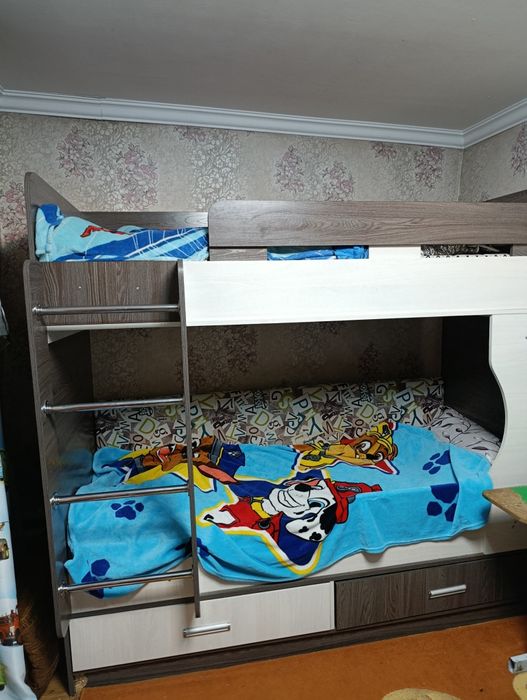 Продам кровать двухъярусная