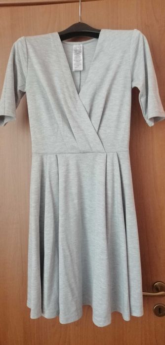 Светлосива рокля