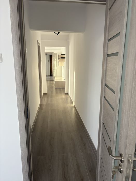 Inchiriez apartament 3 camere