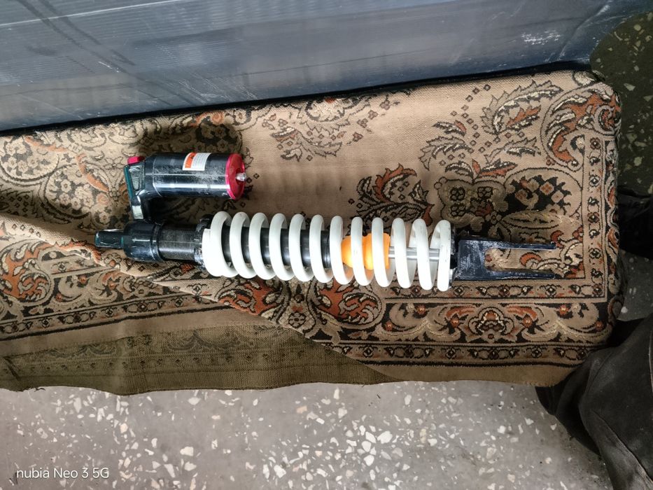 Продам амортизатор