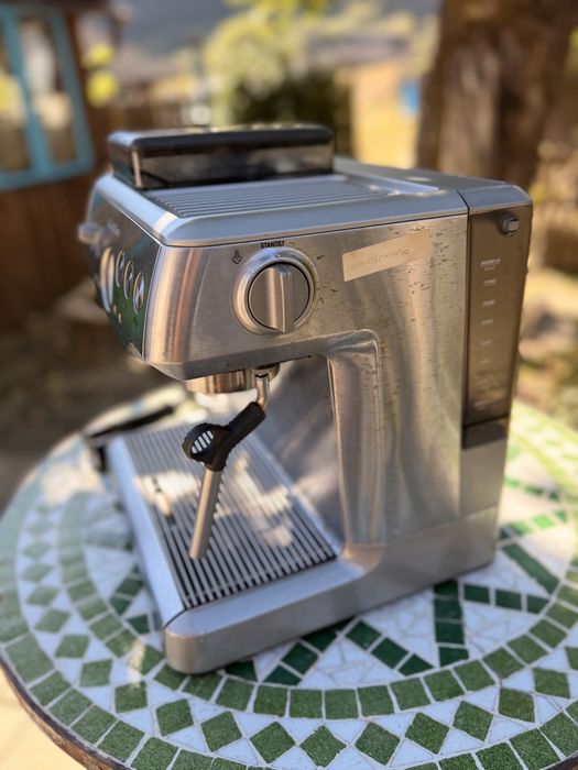 Espressor manual Catler ES 8013 cu râșniță integrată și manometru