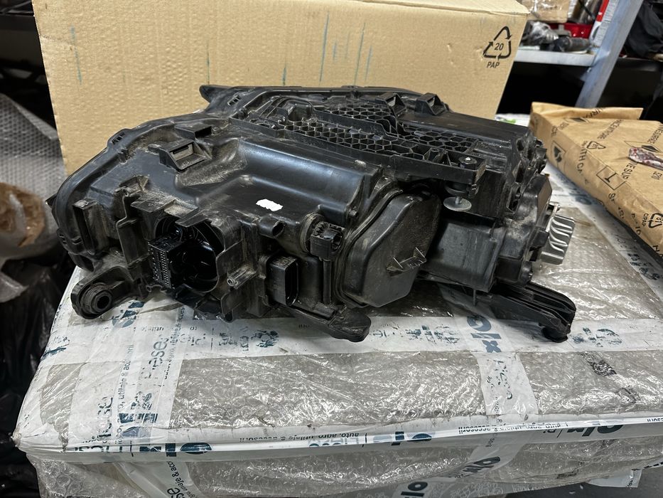 Far stânga full led vw passat b8 facelift.cod:3G1941081.P.