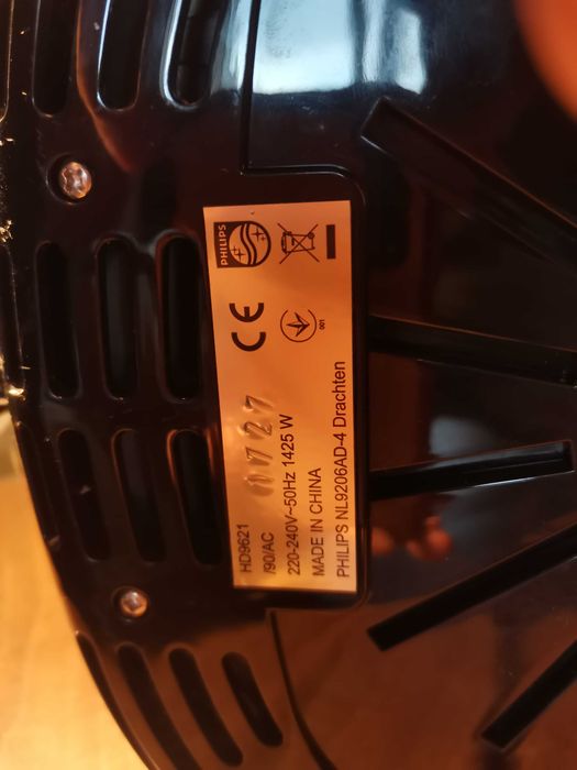 Vând Airfryer Philips HD9621