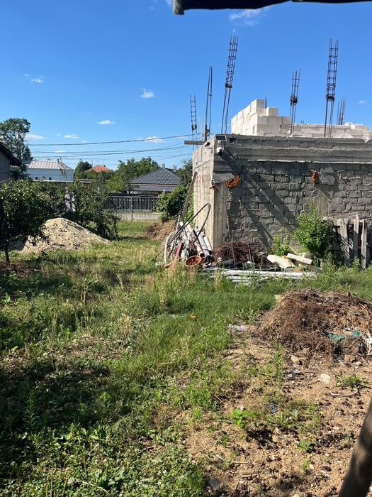 Casa cu teren de vanzare