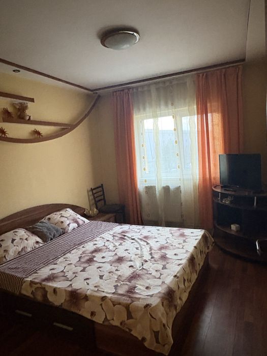 Inchiriez apartament 3 camere , 2 bai