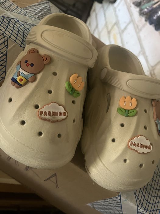 Продам туфли, кроксы детские