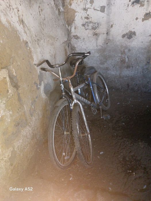 Продаю обе велика 20.000 нету цепи но могу дать цепь