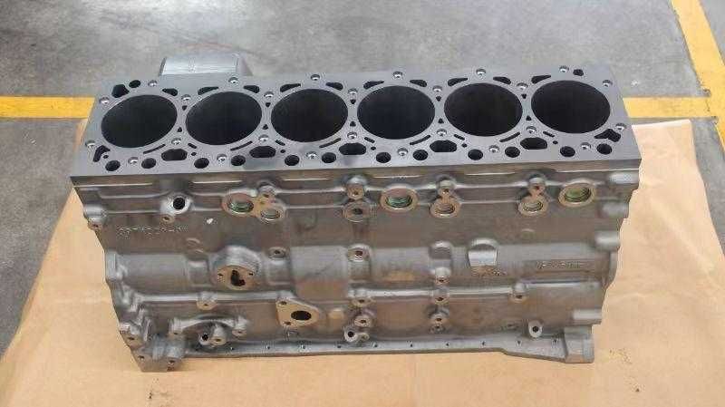 Блок цилиндров Komatsu PC300-8