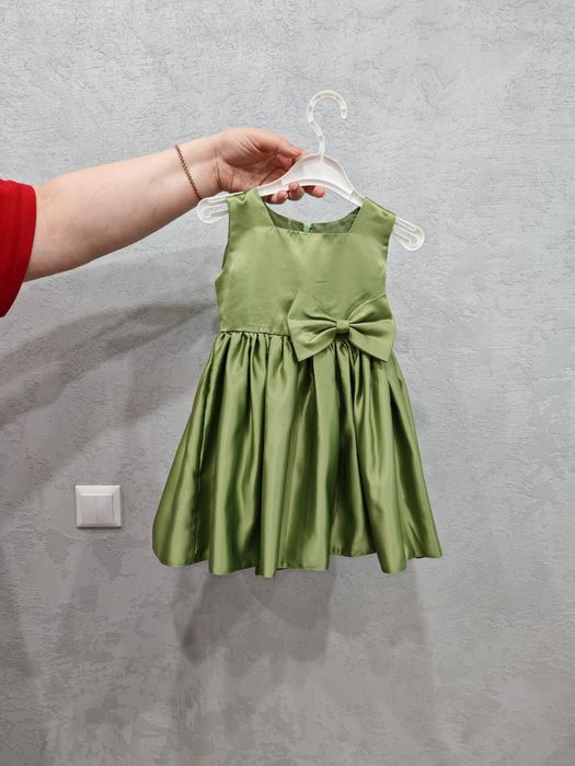 Продам красивые платья для принцесс