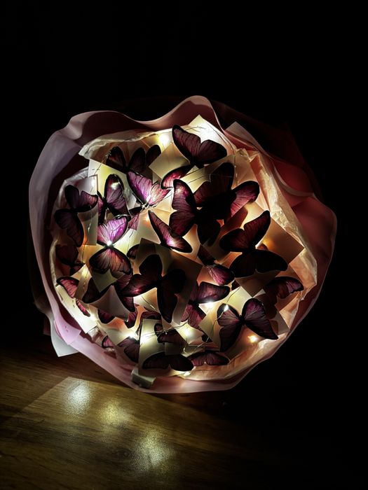 Розовый Букет из 31 бабочек