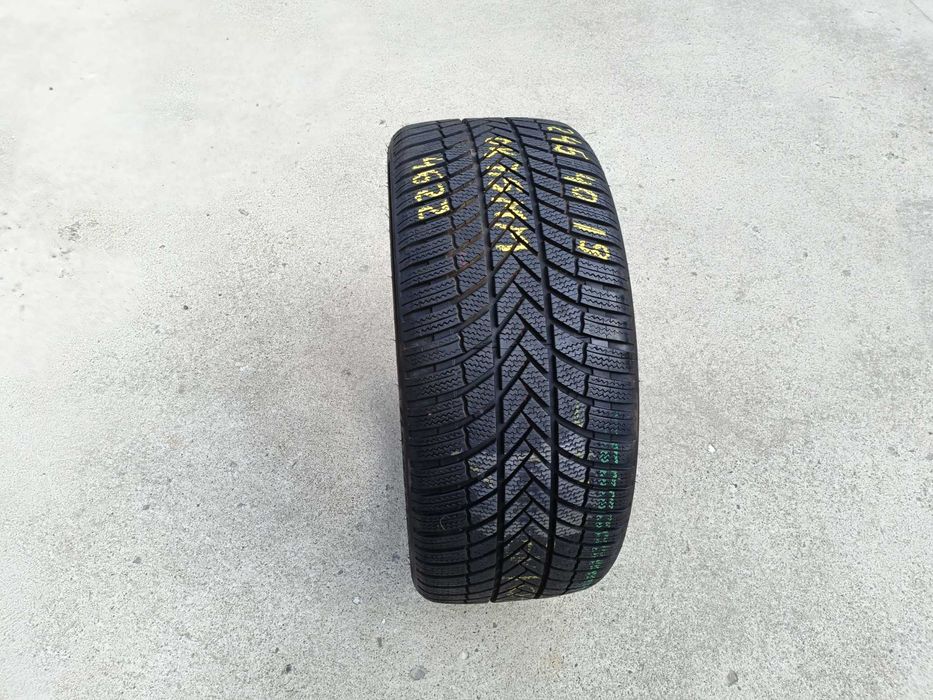 O anvelopa iarna 245 40 19 bridgestone blizaak Lm 005 profil de 7,5 mm 4622