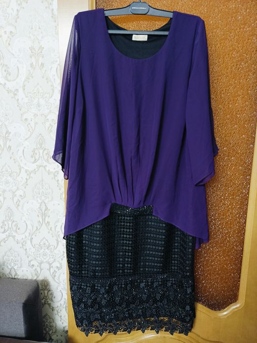 Продам куртки, платье