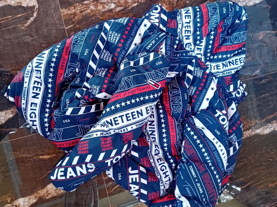 Geacă Tommy Hilfiger de iarnă