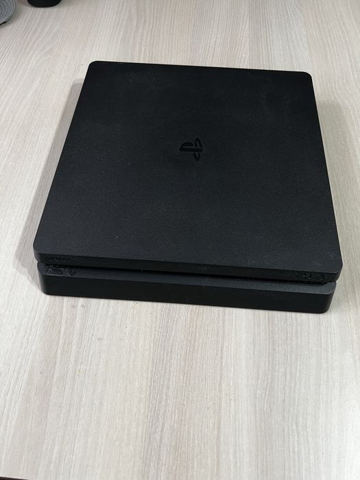 Ps4 Slim 1TB + Maneta