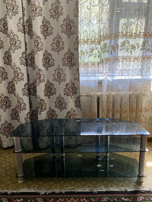 Столик стекляный продам
