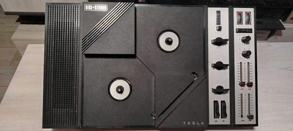 Magnetofon Tesla B93 stereo