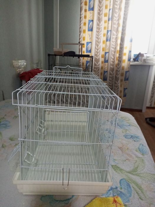 Продаеца клетка для попугаев