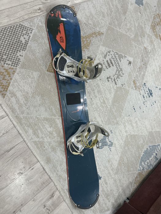 Продам сноуборд 162см с креплением и ботинки