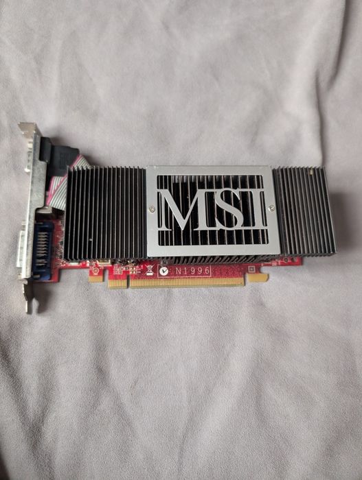 Pachet Plăci Video – Gigabyte Radeon HD 6850 1GB & MSI GeForce 8400 GS 512MB