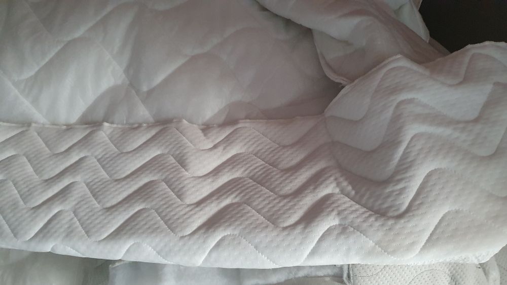 Vatelina și material matlasat pentru huse