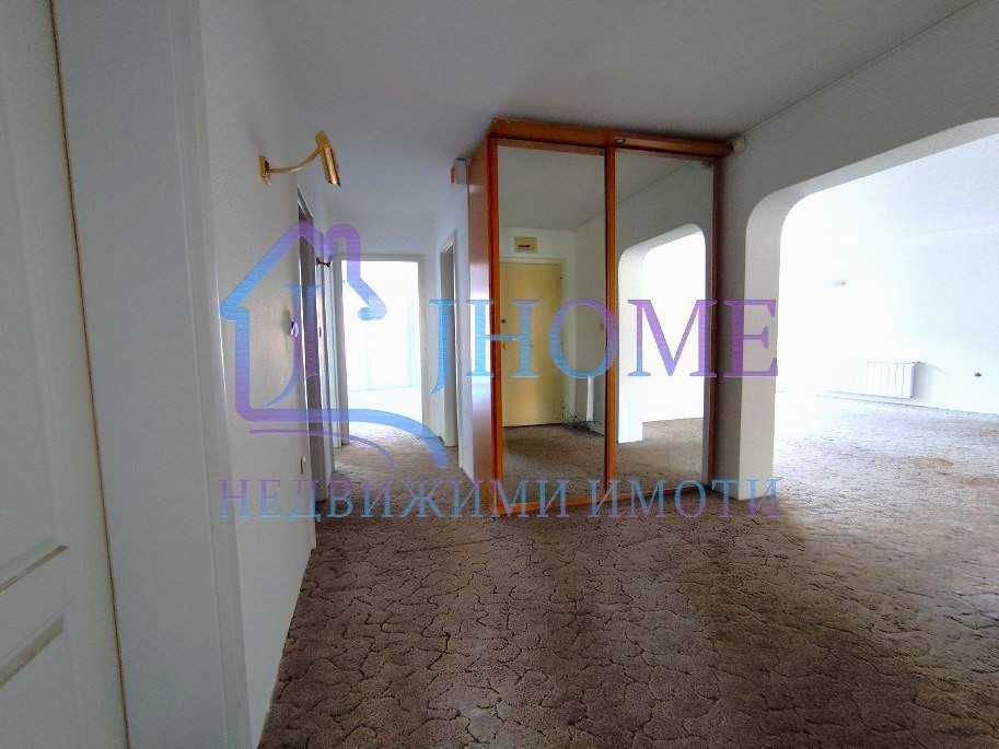 Уникален многостаен апартамент с ГАРАЖ, ул. Околчица