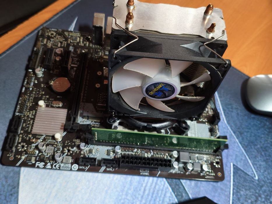 Biostar H510mhp + core i3-10100 + DDR4 8GB