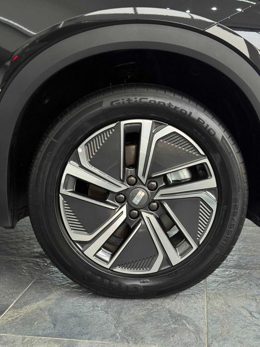 Geely EX5 EM i gibridi dillerda sotuvda 6 yillik kafolat